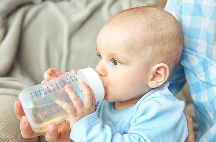 gastro bébé que faire, comment faire passer